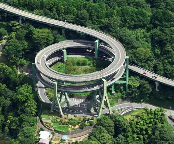 Kawazu-Nanadaru Loop Bridge