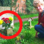 一個女人在她丈夫的墳墓裡發現了鮮花，花束裡的一張紙條讓她震驚。