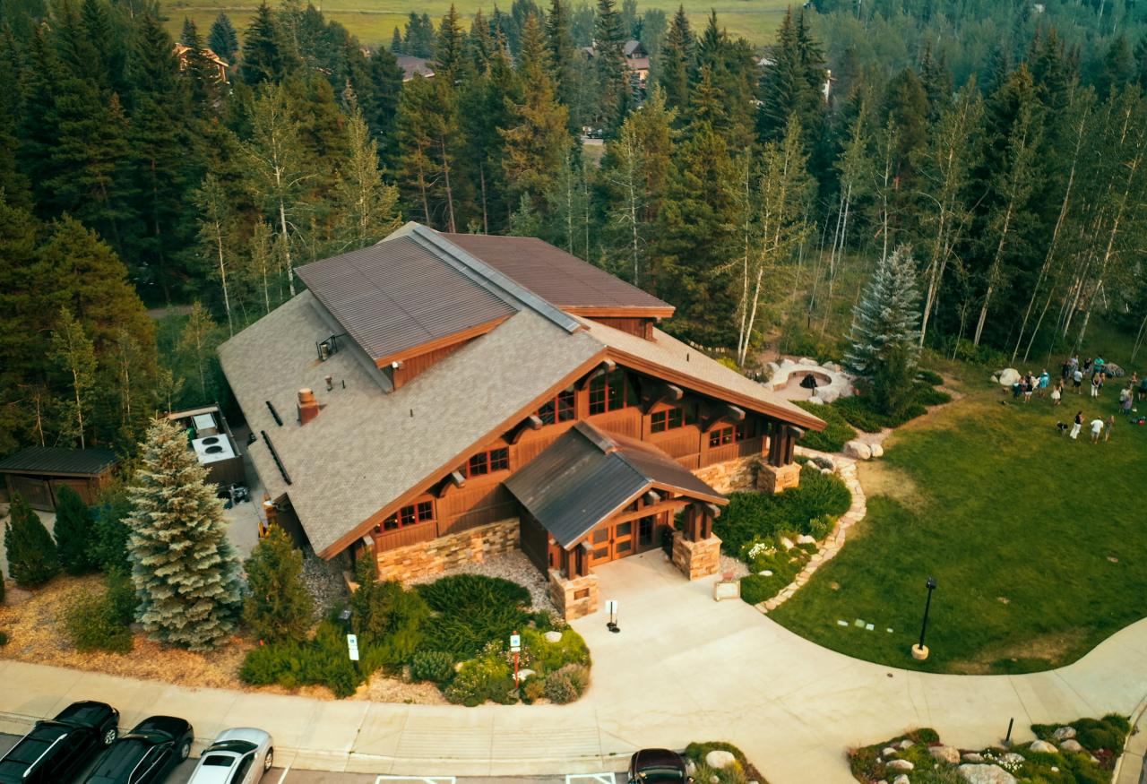lodge-in-the-mountains
